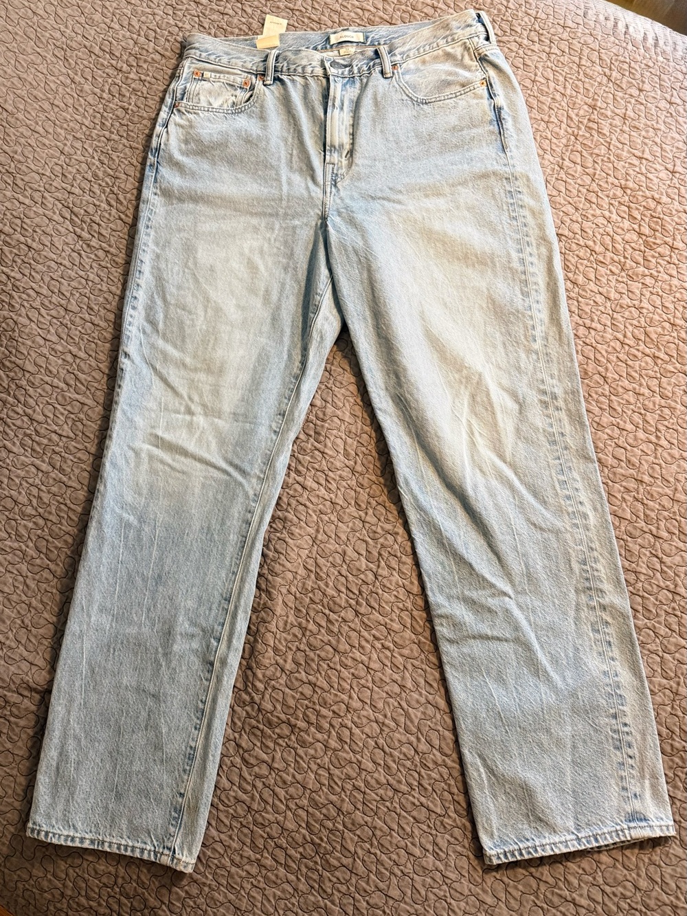 American Eagle Outfitters AE77 premium soft faded blue Slouth Jeans size 12